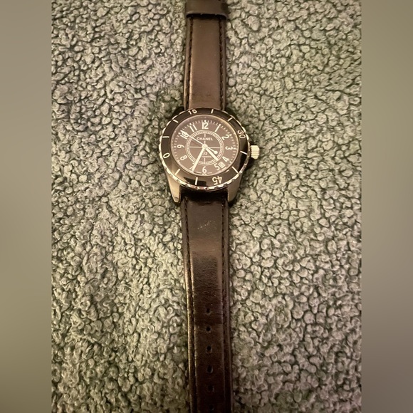 Chanel J12 watch - Picture 2 of 5